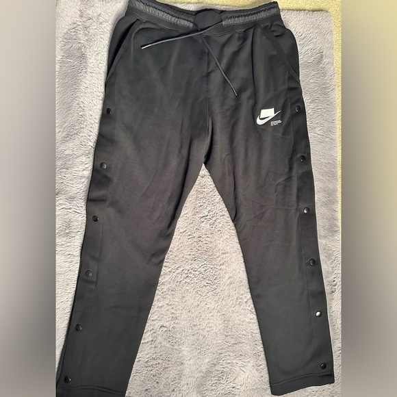 Nike men’s Futura tear away pants. New with tags. Size medium. - Picture 3 of 8